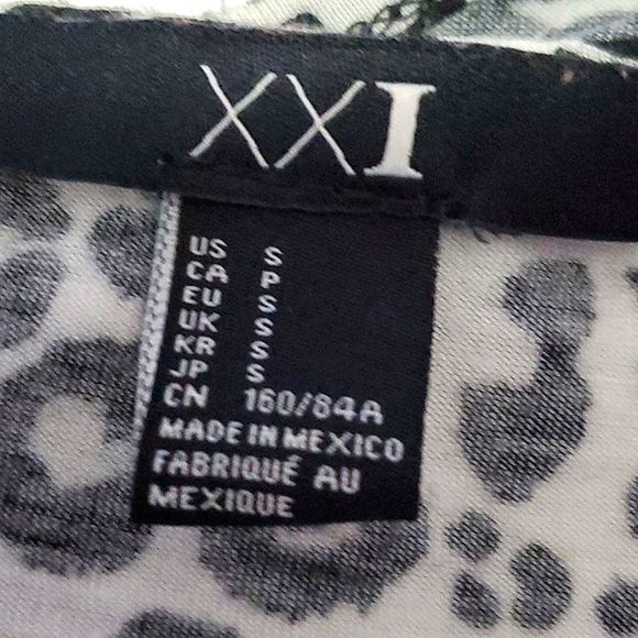 XXI Black & Gray Leopard Print Crossed Back Flowy Soft Knit Top - Picture 7 of 8